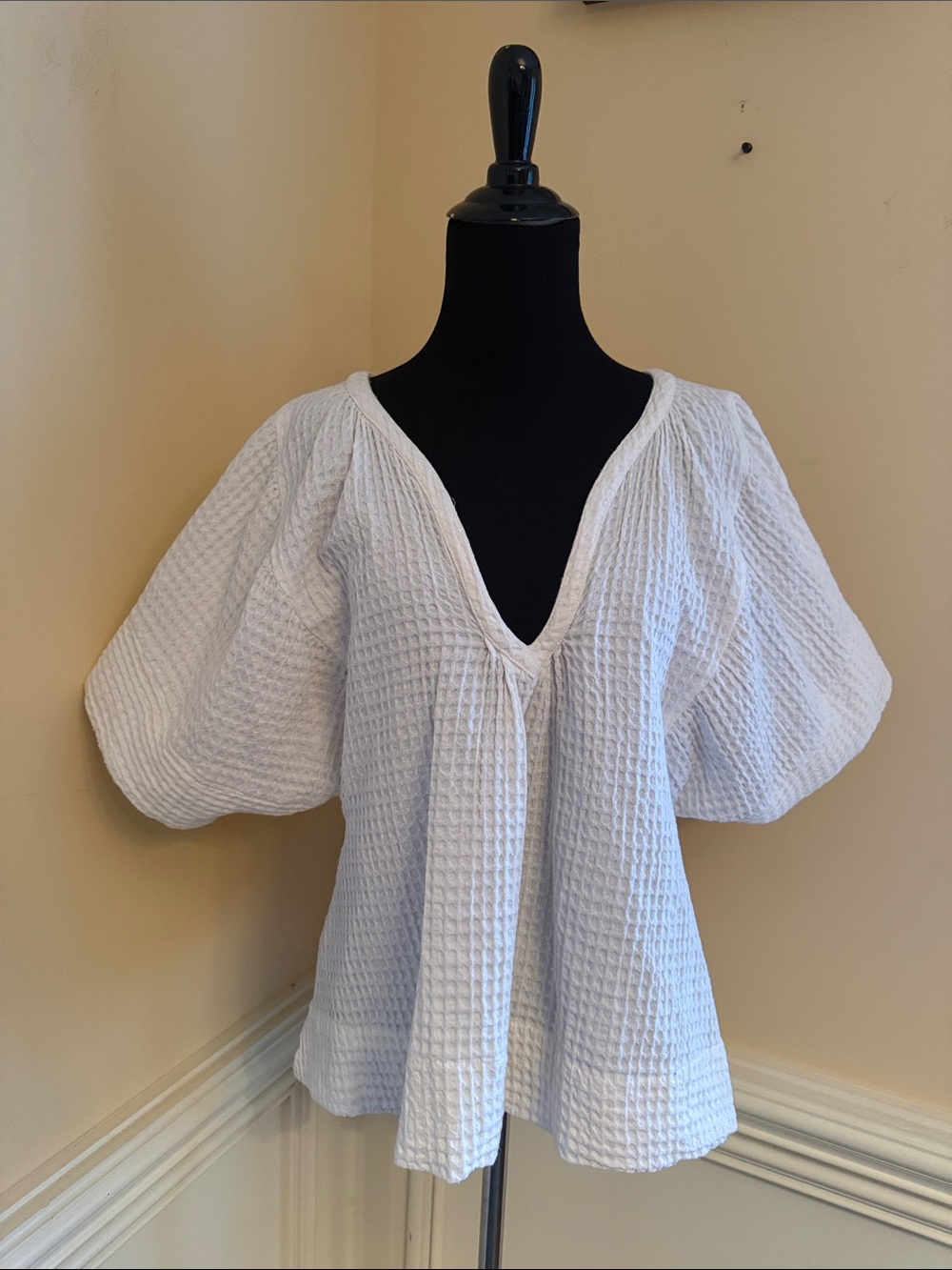 Lido Women’s White Waffle-Knit 100% Cotton V-Neck Top One Size